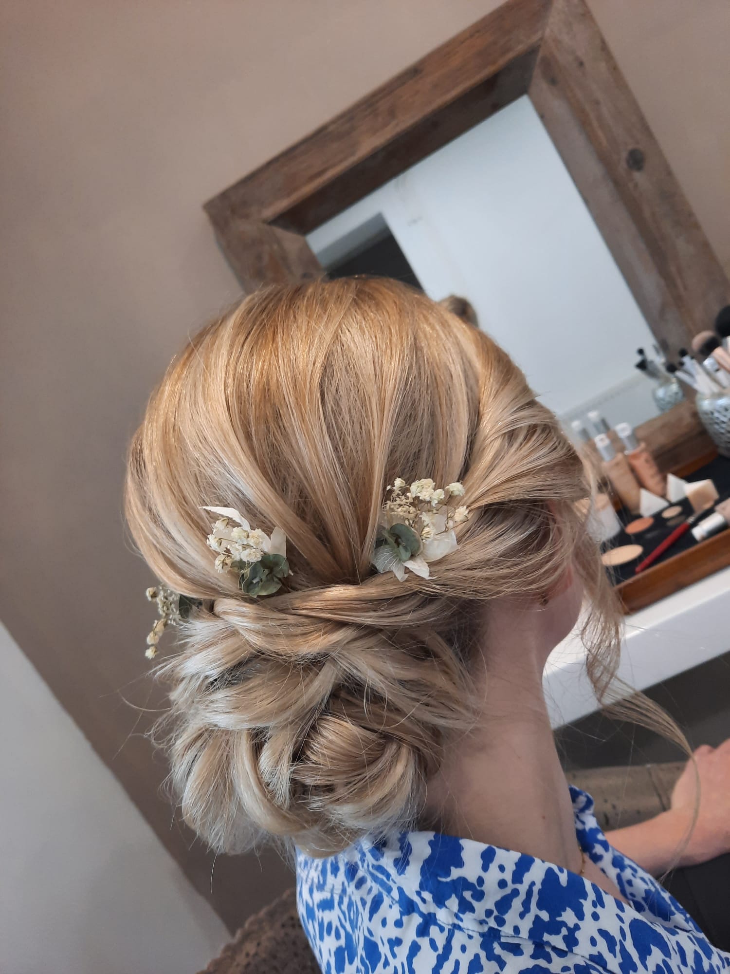 coiffure mariage fleurs
